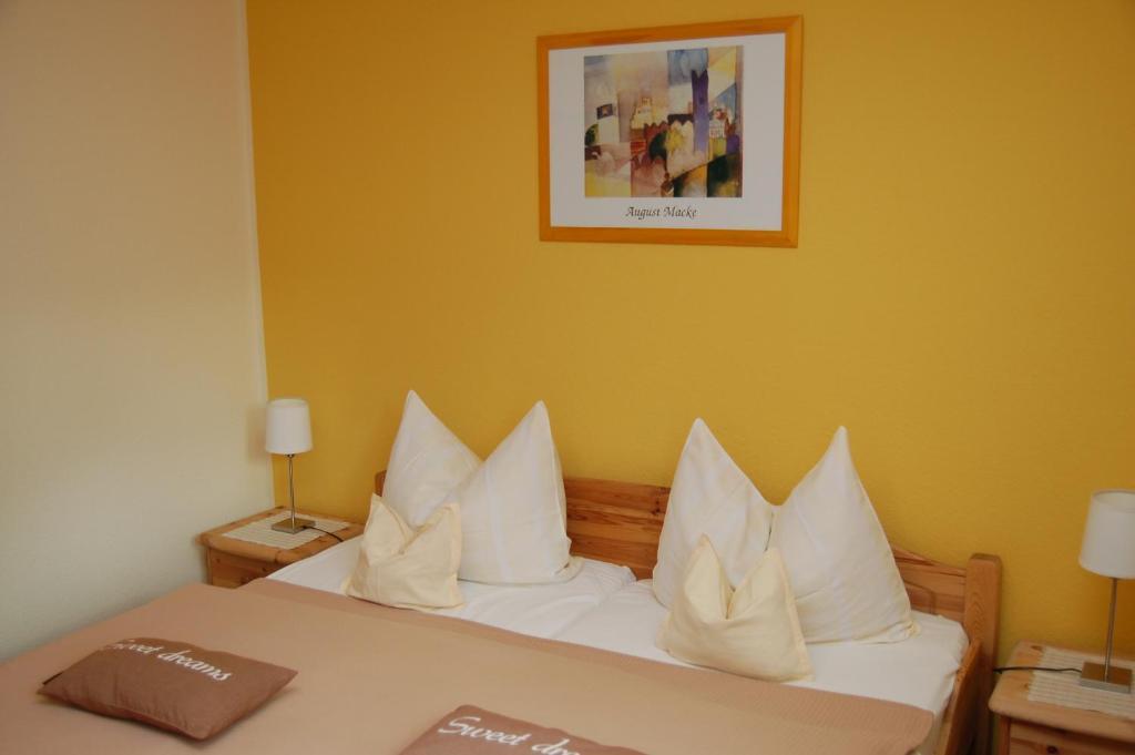 Hotel-Ferienwohnungen Cafe Maarblick Schalkenmehren Quarto foto